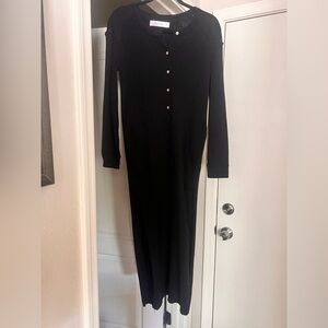 Free People FP Sweater Dress. XS. Black. Side Slits. Tan wooden buttons. NWOT.